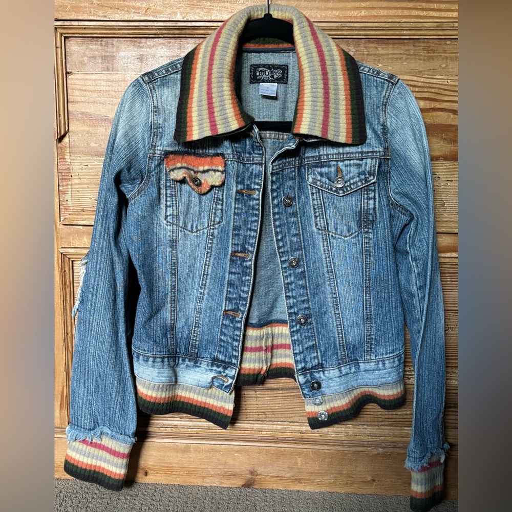 Miss Me Boho Jean Jacket Blue w/Muted Colors Woven Trim Medium Cropped Denim